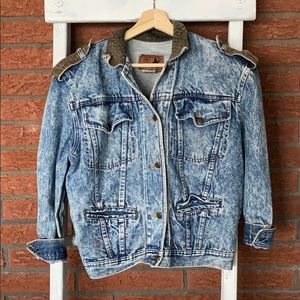 Vintage Acid Wash Jean Jacket Leather Collar